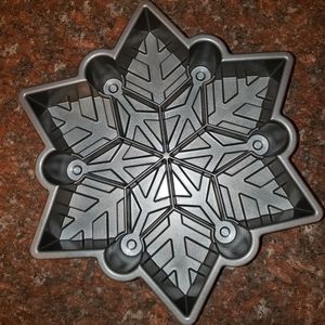 Nordic Ware Snowflake Pan